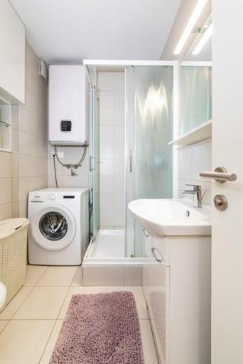 Bright Apartment *